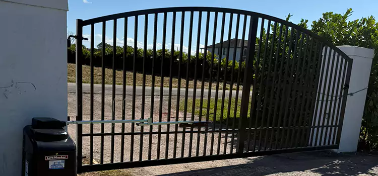 Driveway Fence Repair Arbutus